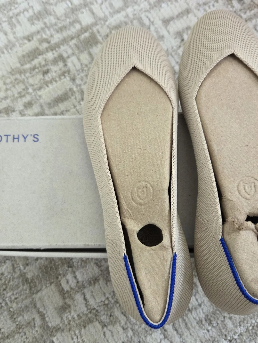 Rothy's Ecru Daily Flats Size 8.5 Pre-Loved Very Good Condition - Picture 8 of 10